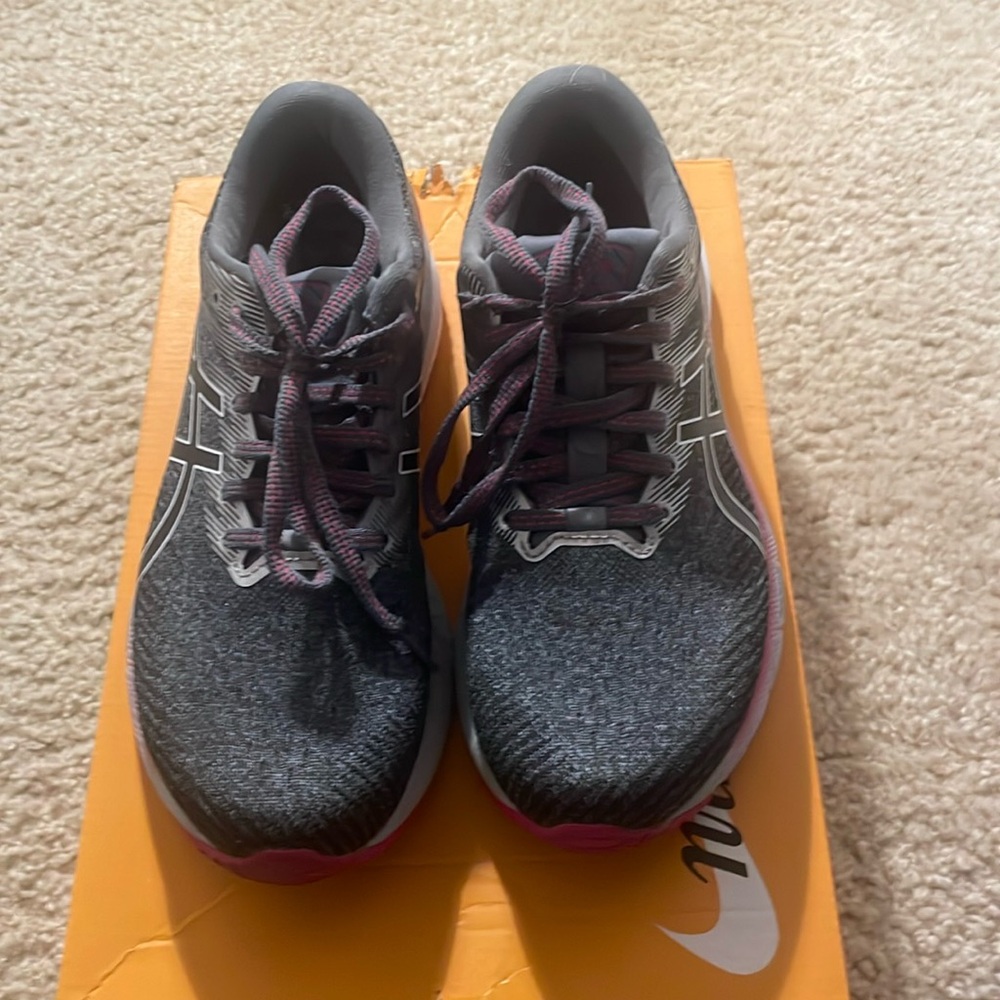 Running shoes